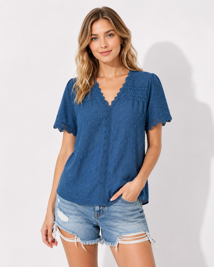 Modisches schwarzes Damen Plus Size Shirt, ideal für Frauenmode, komfortabel für jede Gelegenheit.