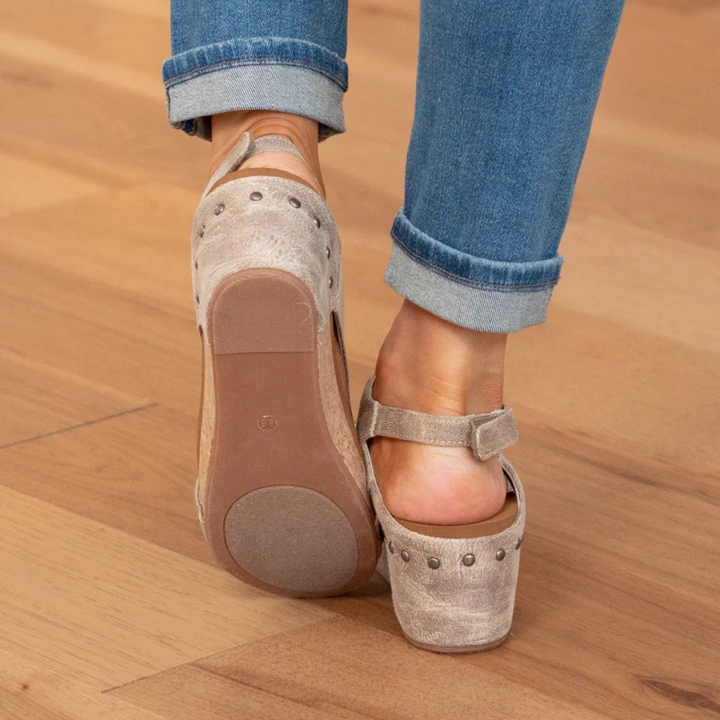 Bequeme Damenschuhe: Keilsandalen mit Keilabsatz, perfekt für Stil und Komfort im Sommer.
