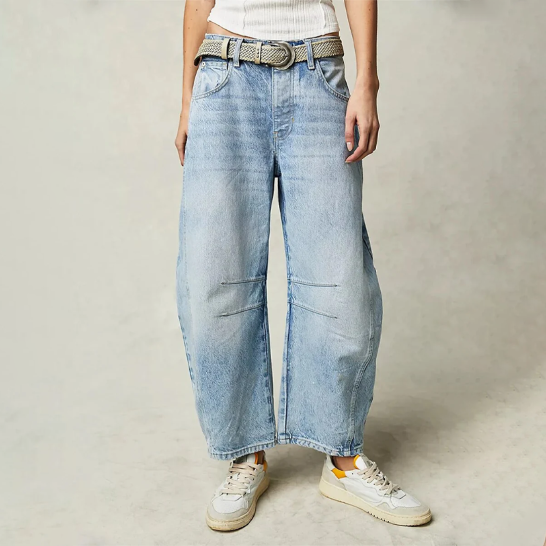 Leichte Damenhose mit weitem Bein für Frühling & Sommer. Eine komfortable Freizeithose, ideal für lässige Eleganz.