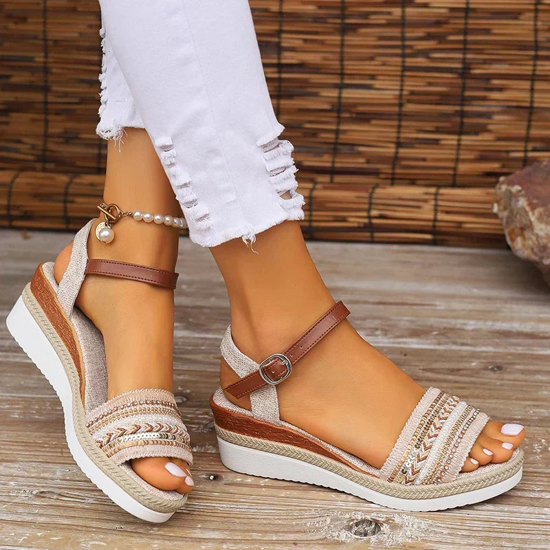 Leichte Sommersandalen für Damen: CloudStep Komfortschuhe unterstützen die Fußgesundheit bei jedem Schritt.