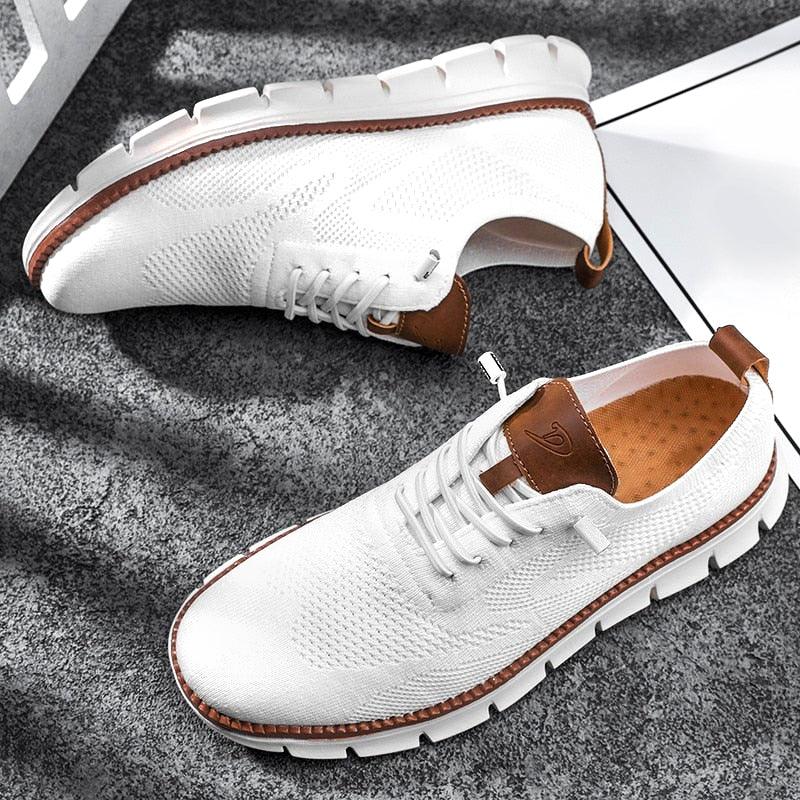 Profilansicht modischer Herrenschuhe, atmungsaktiv & leicht. Ideal als bequeme Alltagsschuhe oder Sportschuhe.