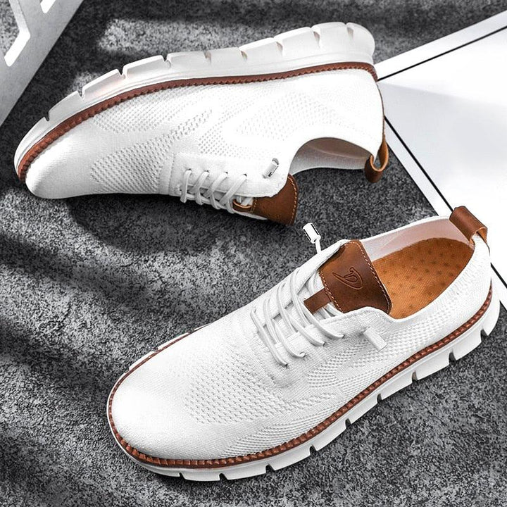 Profilansicht modischer Herrenschuhe, atmungsaktiv & leicht. Ideal als bequeme Alltagsschuhe oder Sportschuhe.
