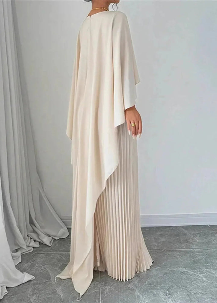 Exklusives Abendkleid Damen: plissiertes Maxikleid mit integriertem Cape. Ideal für Hochzeiten und gehobene Events.