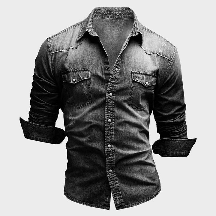 Modernes Freizeithemd für Herren. Slim Fit Denimhemd mit Brusttaschen. Perfekt für den lässigen Männerstyle.