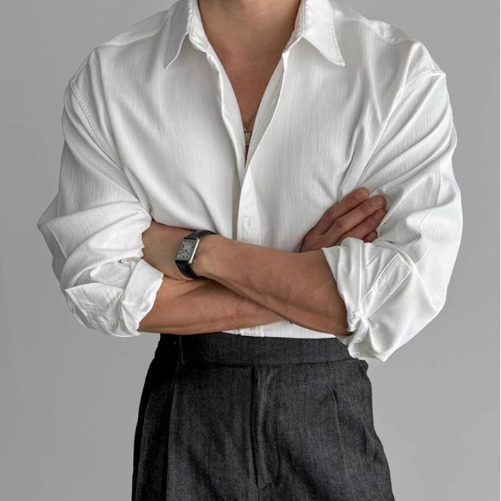 Hochwertiges Herren Plissee Langarmhemd. Für stilvolle, elegante Auftritte im Business und Freizeit.