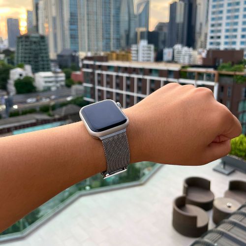 Roségold SteelFlex Milanaise Armband für Apple Watch, elegant und verstellbar.