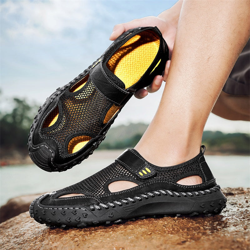 Herren Freizeitsandalen: Leichte Slip-On Schuhe mit geschlossener Spitze für maximale Atmungsaktivität.