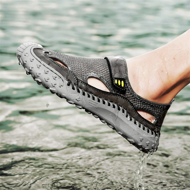 Vielseitige Herren Slip-On Sandalen mit geschlossener Spitze, ideal für Reisen, Strand & Freizeit.