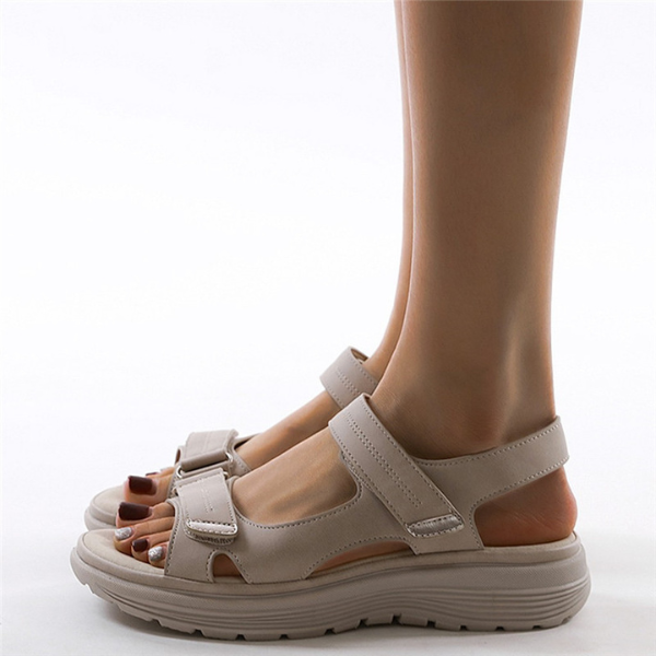 Ergonomische Komfortschuhe: orthopädische Sandalen mit stützendem Fussbett, perfekt für den Alltag.