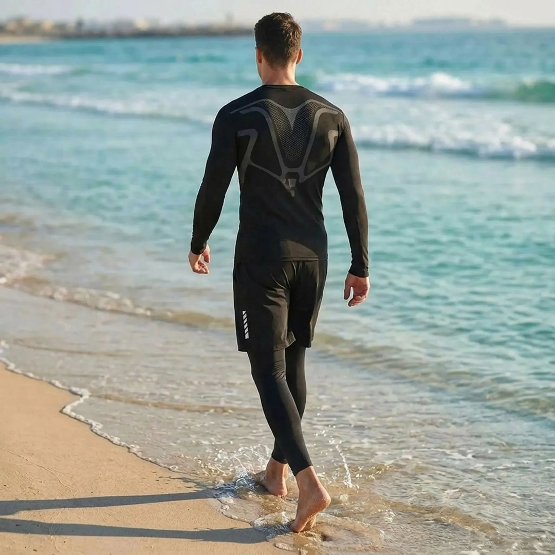 Dreiteiliges Herren Strandoutfit & Trainingsanzug: Shorts, T-Shirt, Jogginghose. Perfekt für Sport.