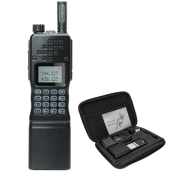 Detailansicht des robusten FieldRadioX Dualband Handfunkgeräts mit Display und Tasten für einfache Bedienung.