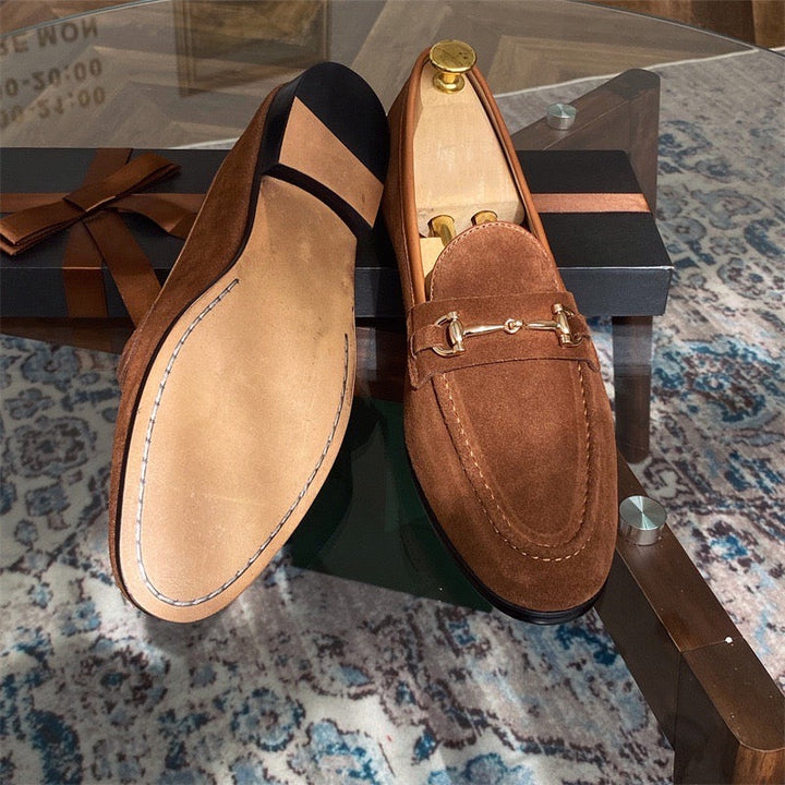 Bequeme Herren Slip-On Loafer für Freizeit und Casual-Looks, mit stilvollem Horsebit-Detail. Moderne Männer Freizeitschuhe.