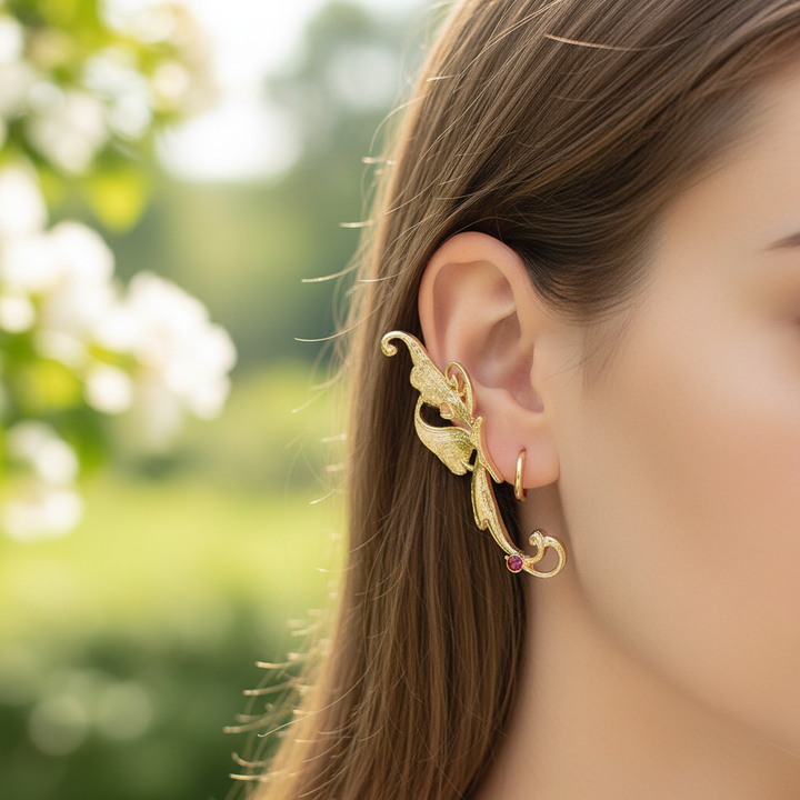 Eleganter Damen Ohrring aus glänzendem Edelmetall. Zeitloses Schmuckstück mit hohem Tragekomfort.