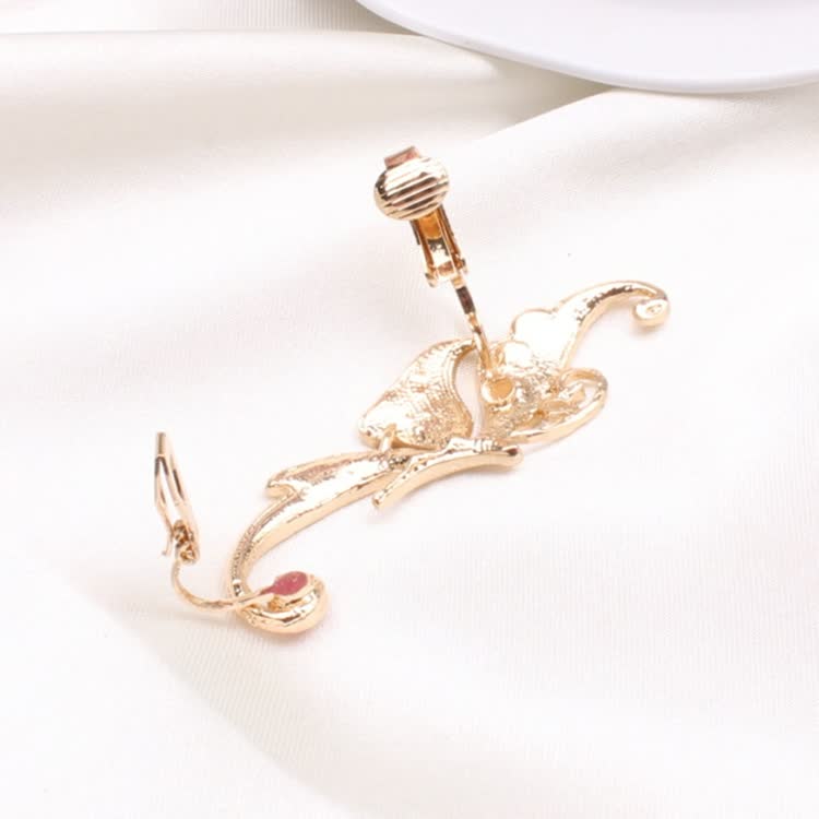 Funkelnder Edelmetall Ohrring für Damen, ideal als Geschenk. Eleganter Schmuck für besondere Anlässe.