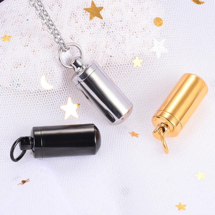 Damen-Gedenkschmuck: Elegante Edelstahl-Halskette mit Herz-Anhänger, Urne für Asche, persönlich.