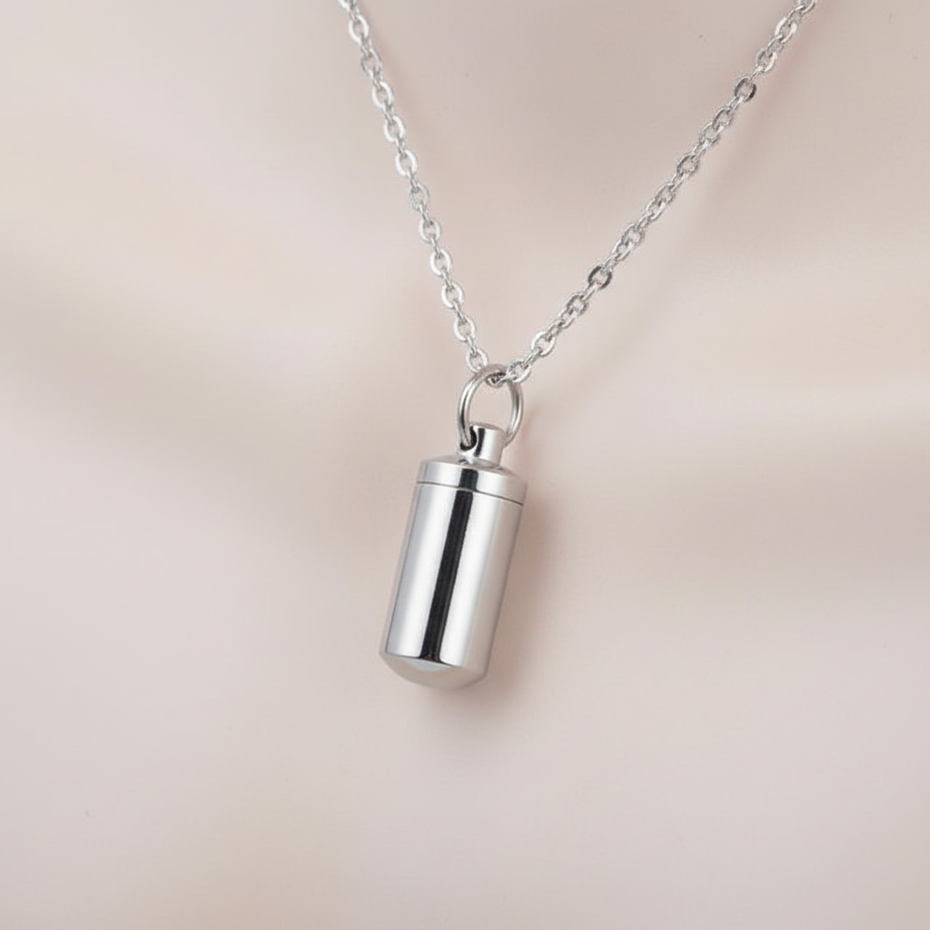 Glänzende Damen-Halskette, Edelstahl, Herz-Urnenanhänger, Gedenkschmuck zur Erinnerung an Asche.