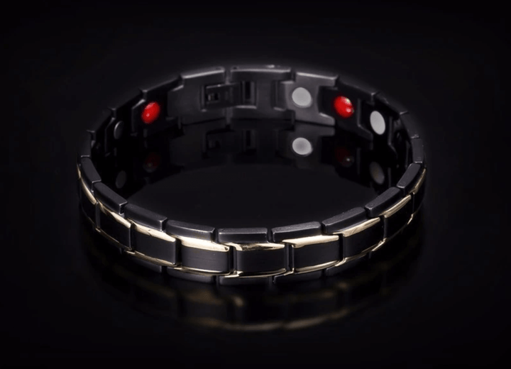 Stilvolles SlimAura Magnetarmband für Herren aus Edelstahl in Silber. Ideal für Energie.