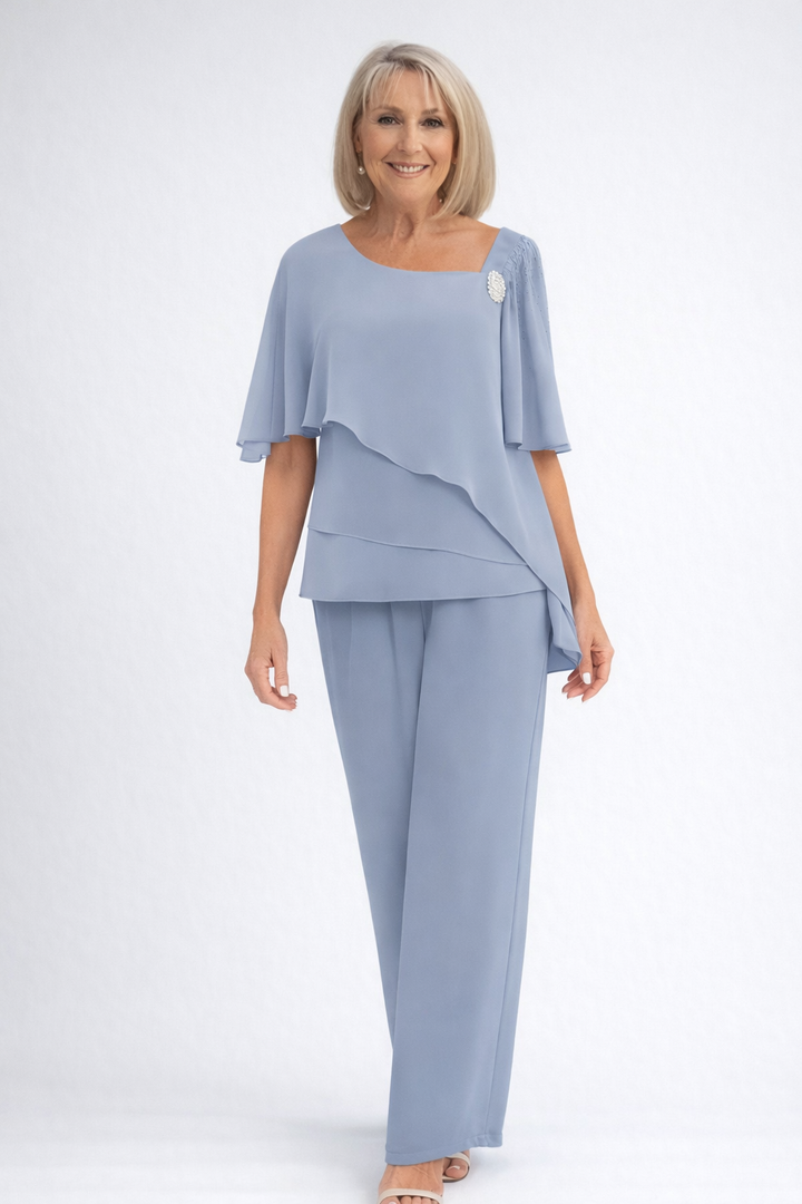 Elegantes marineblaues Zweiteiler Set für Damen, perfekt für festliche Anlässe oder als Hochzeitsgast Outfit.