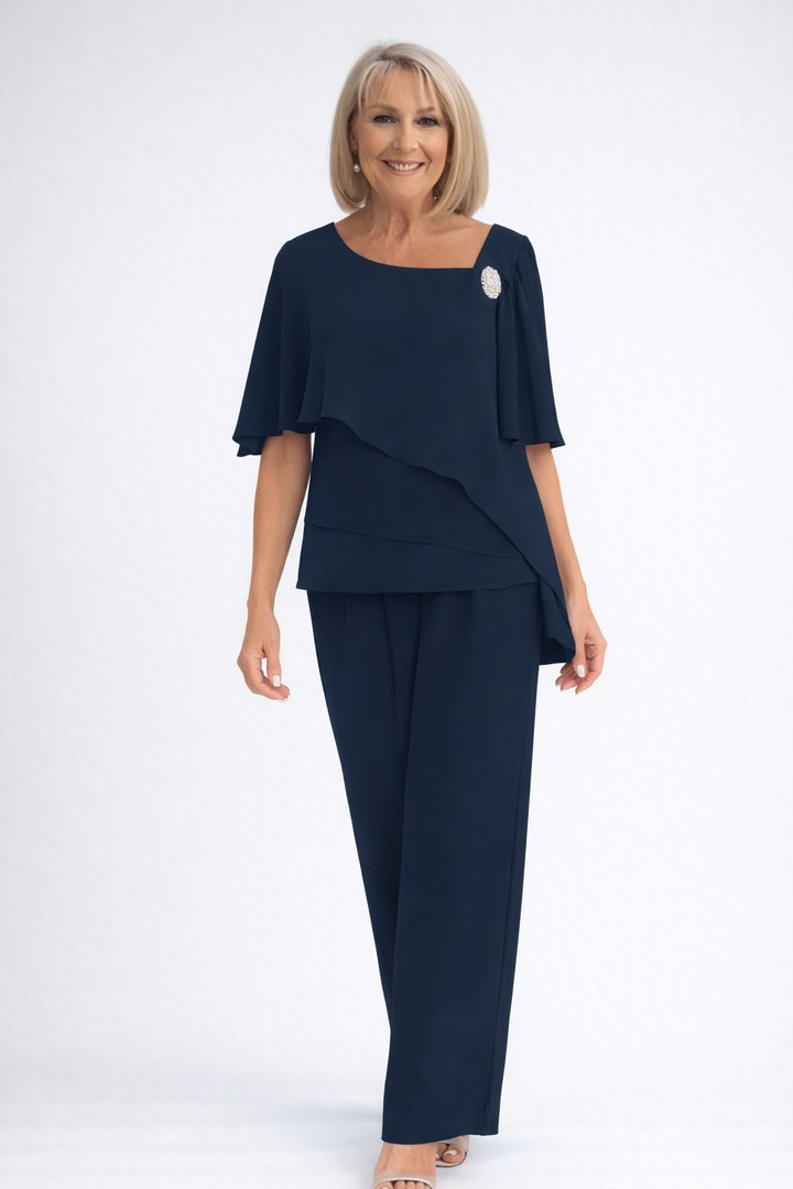Damen-Zweiteiler: elegante marineblaue Bluse & passende Hose für festliche Anlässe und Business Casual.