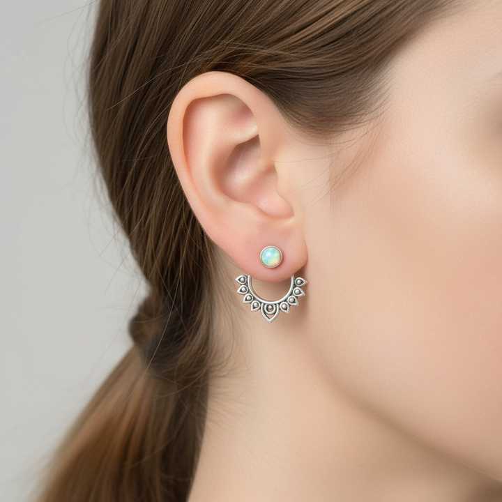 Faszinierende 925er Silber-Opalohrringe für Damen, die mit ihrem Farbspiel jeden Blick auf sich ziehen.