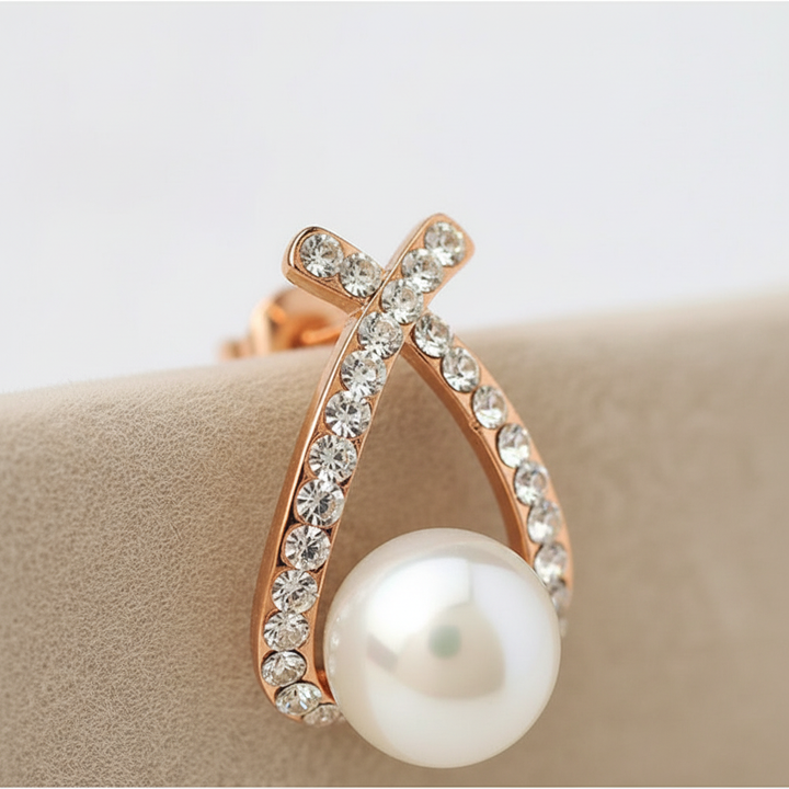 Stilvolle Damenohrringe mit funkelnden Perlen. GlamourPearl als perfektes Accessoire für elegante Outfits.
