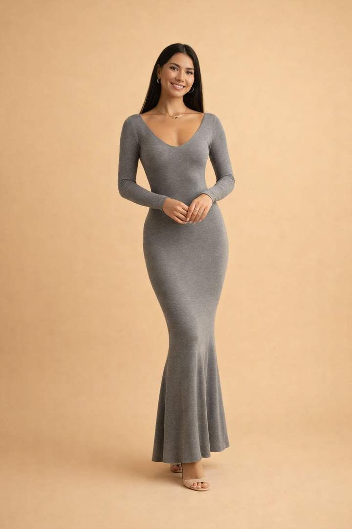 Vielseitiges Maxikleid für Damen, elegant und figurbetont, geeignet als Abend- oder Freizeitkleid.