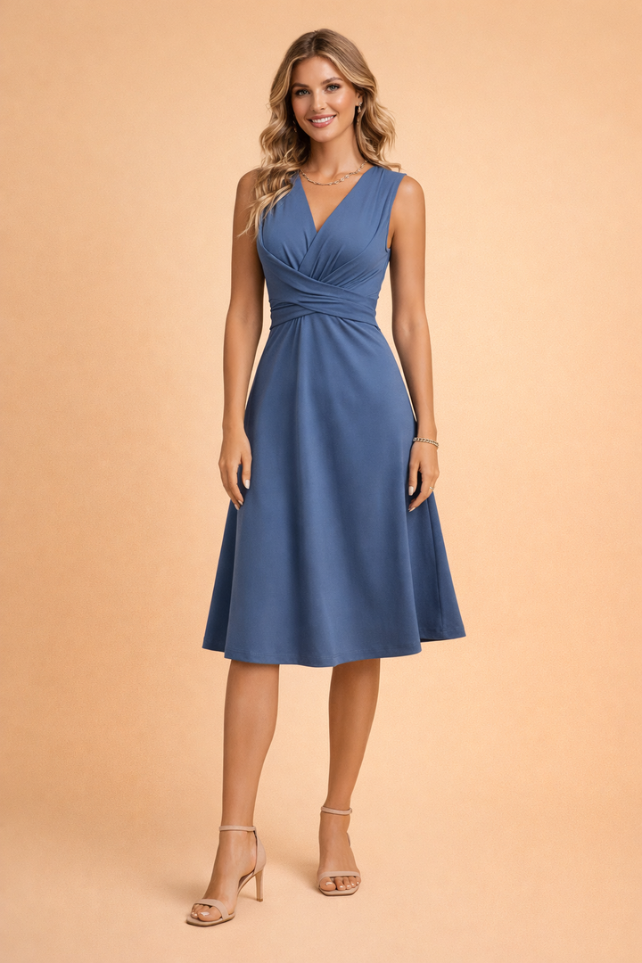 Stylisches Damen Minikleid mit V-Ausschnitt, elegant und bequem. Perfektes Sommerkleid für jeden Anlass.