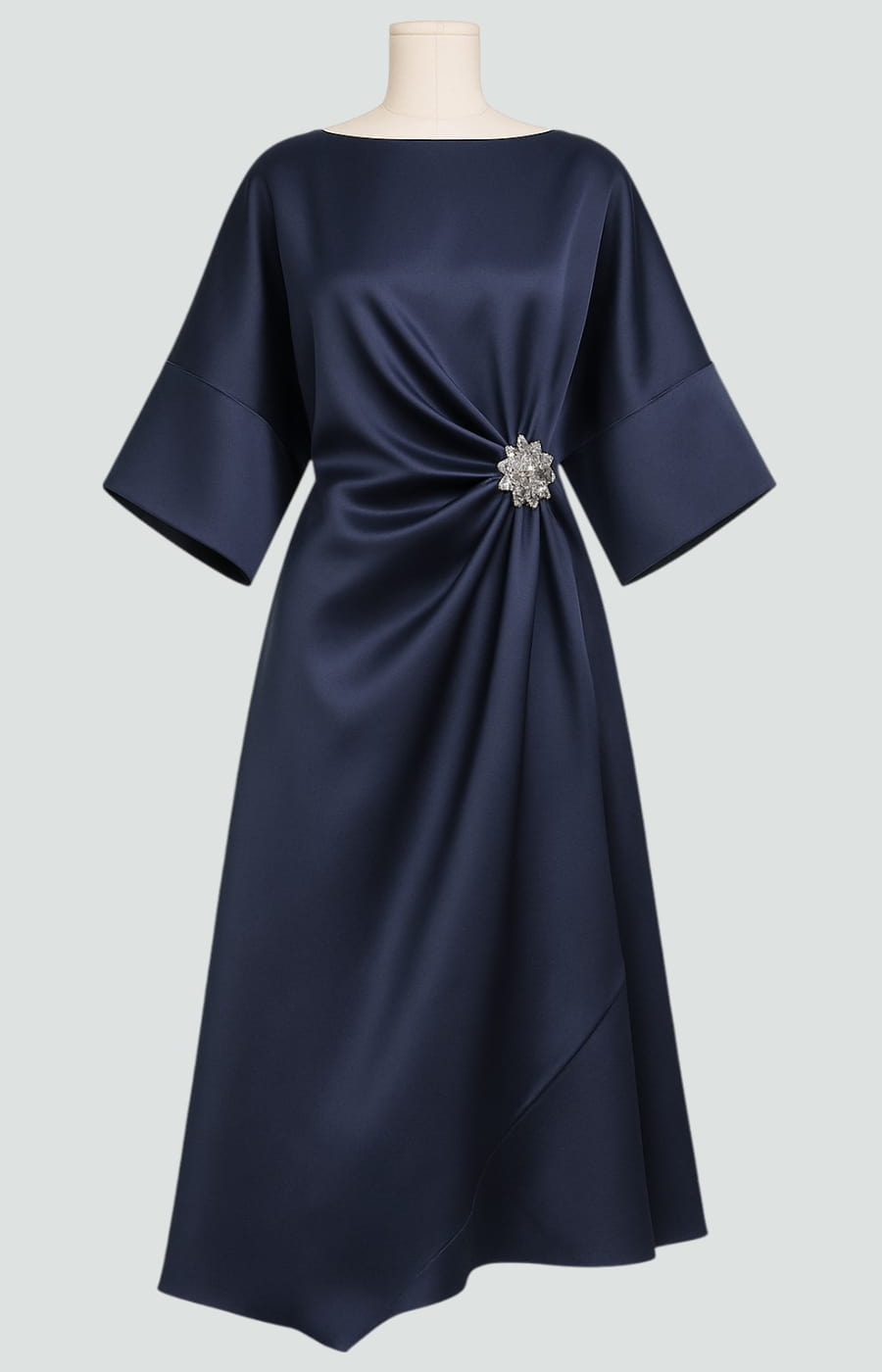 Elegantes figurbetontes Damenabendkleid mit stilvoller Silhouette. Langes Maxikleid für festliche & formelle Events.