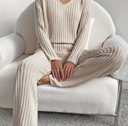 Damen Freizeitset: Elegantes, beiges Loungewear-Set mit Hose & Oberteil für Frühling & Sommer, perfekt für entspannte Tage.