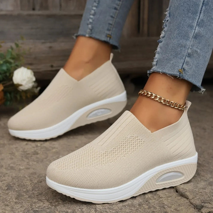 Trendige Damensneaker, die Komfort und Stil für den urbanen Alltag perfekt verbinden.