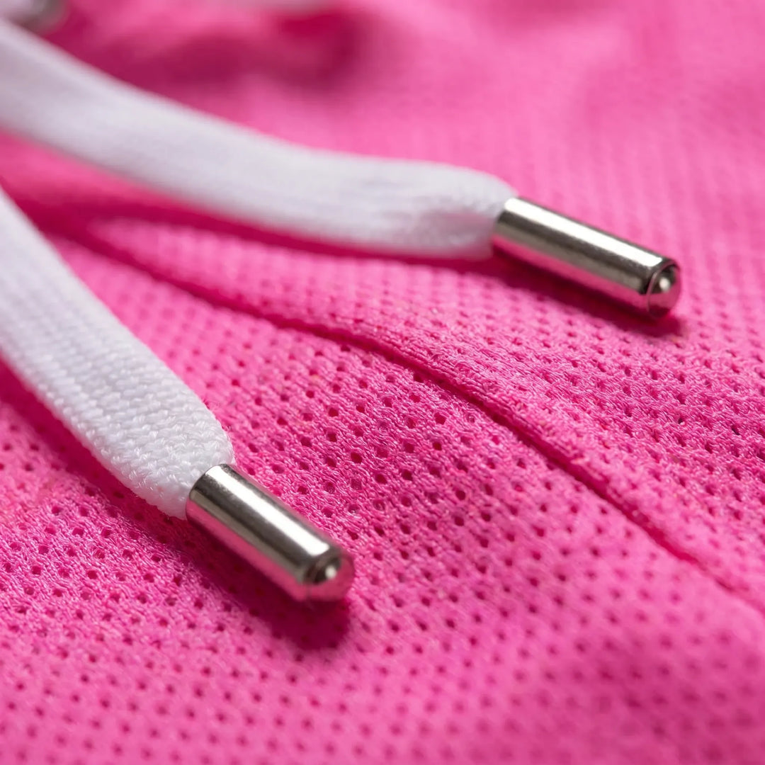 Sportliche Herren Badehose im Boxer-Stil, kurz, eng anliegend & bequem, perfekt zum Schwimmen.