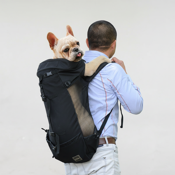 Detailansicht des atmungsaktiven Materials & der Sicherheitsgurte am ergonomischen Hundetrage Rucksack CompanionPack.