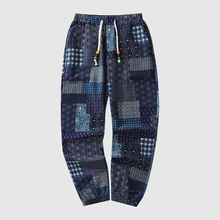 Modische Herren Freizeithose im Patchwork-Design. Bequeme Baumwollhose für Frühling/Sommer in Blau, Lila, Braun.