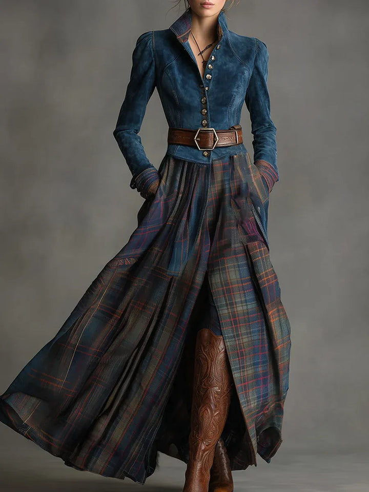 Elegantes Damen Maxikleid mit langem Schwingrock im Tartan-Muster. Ideal für Herbst und Winter.