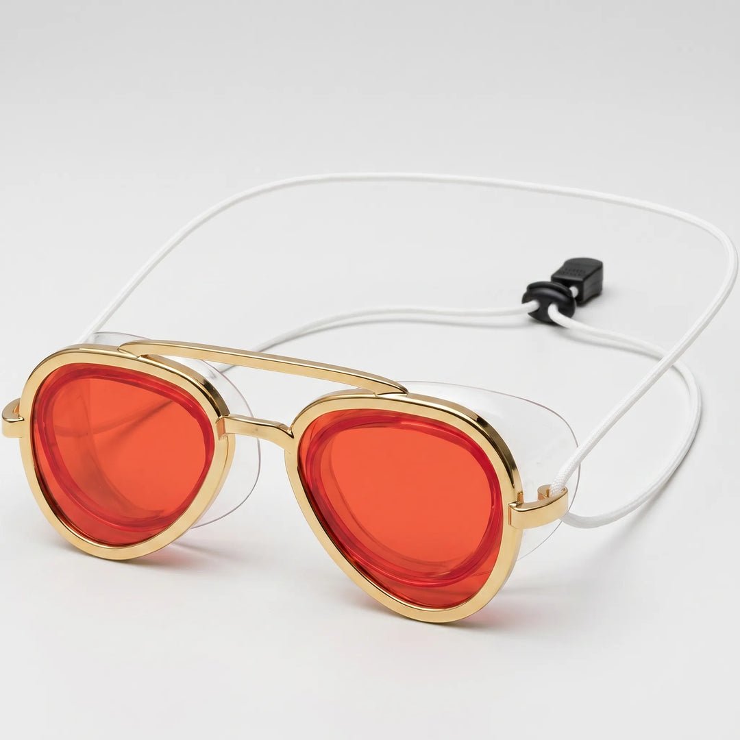 Moderne Pilotenstil Schwimmbrille unisex für klares, breites Sichtfeld im Wasser. Ideal für Athletik.