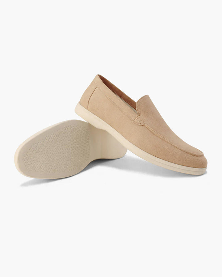 Zeitloses Schuhwerk: Unisex-Loafer mit Steppnaht, langlebig und stilvoll.
