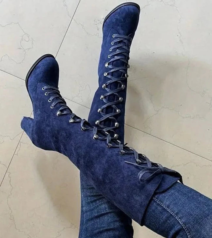 Komfortable Damen Schnürstiefel in Dunkelbraun, vielseitig für Herbst & Winter. Elegante Absatzstiefel.
