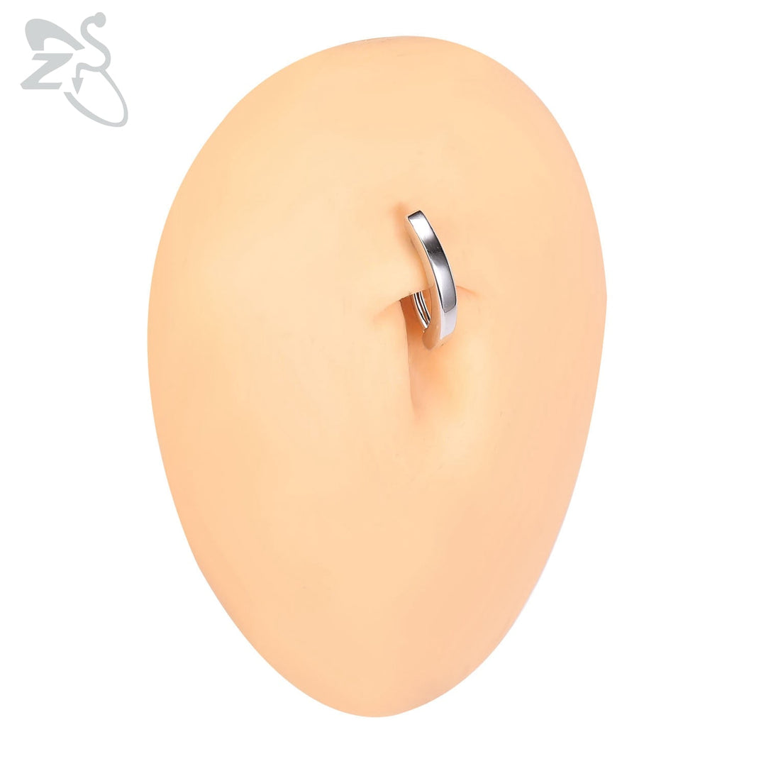 Damen Bauchnabelpiercing aus 925er Silber. Geometrischer Körperschmuck, hochwertiges Piercing für einen eleganten Look.