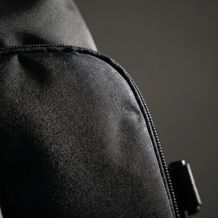 Vielseitiger Unisex Reiserucksack für Sport & Outdoor-Abenteuer. Zylinderrucksack als praktisches Handgepäck.
