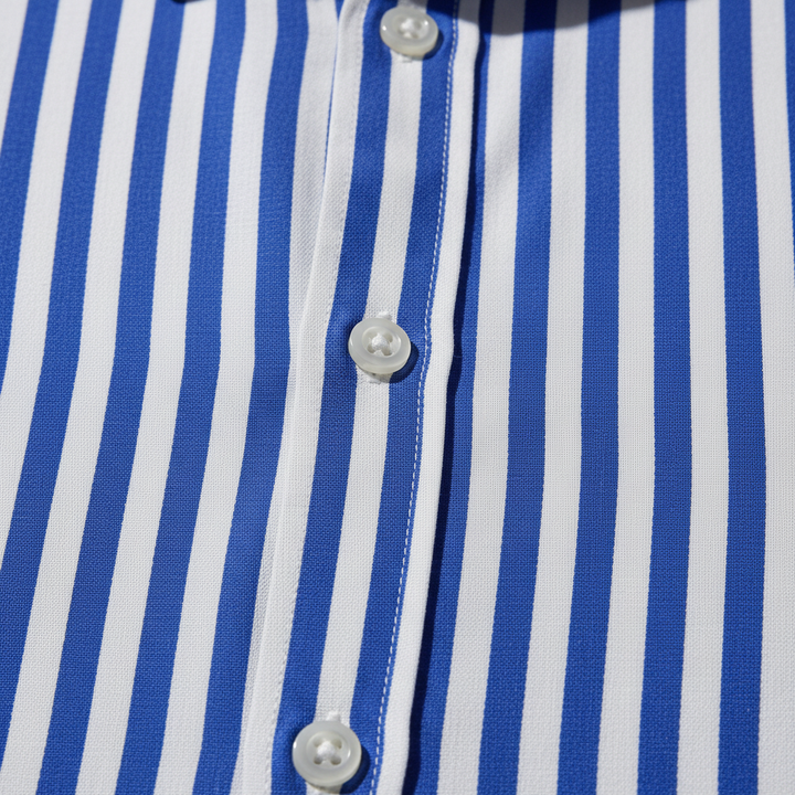 Detailansicht des gestreiften Businesshemdes "Howard" für Herren. Elegantes Langarmhemd, perfekt für moderne Looks.