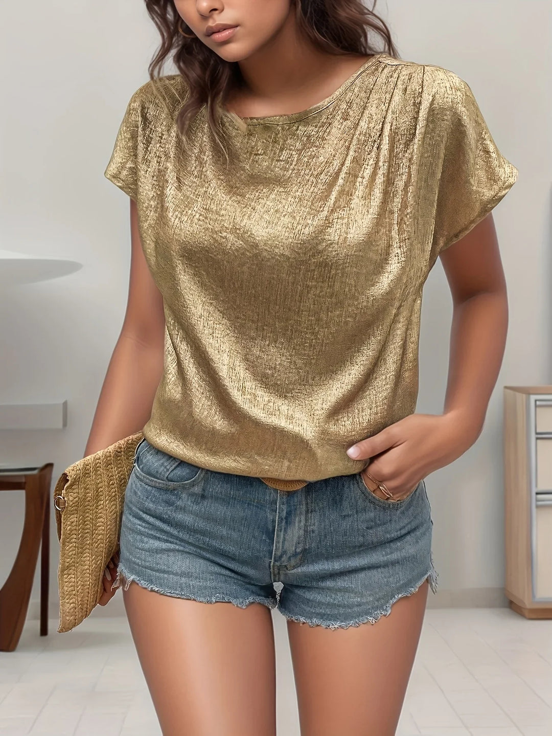 Elegantes Damen Rundhals T-Shirt in Gold und Silber, locker geschnitten, perfekt für modische Frauen.