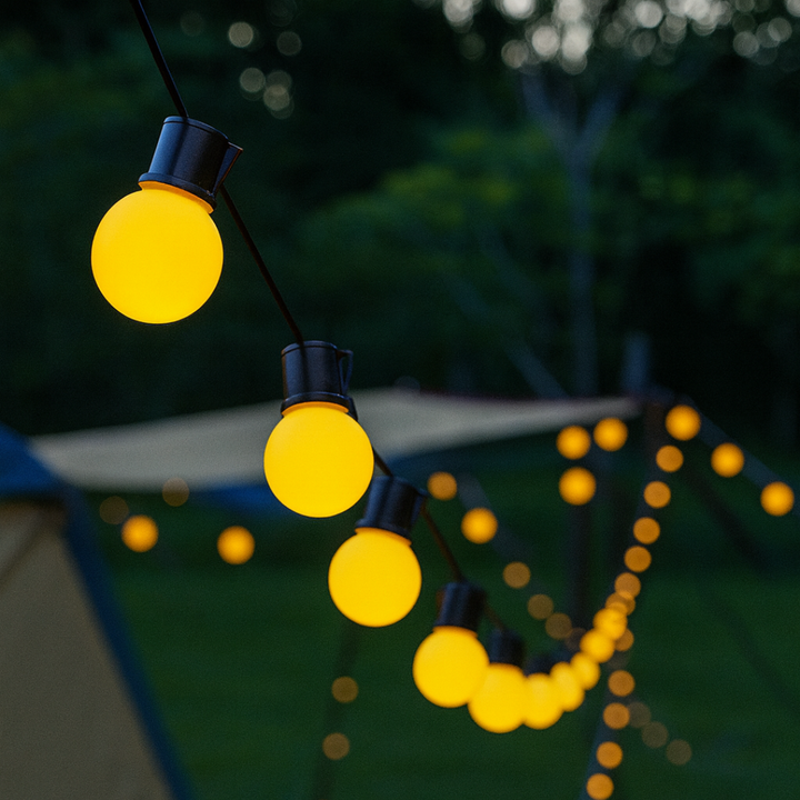 Flexible Outdoor-Lichterkette für Gartenfeste, Solarenergie, umweltfreundliche Partybeleuchtung.