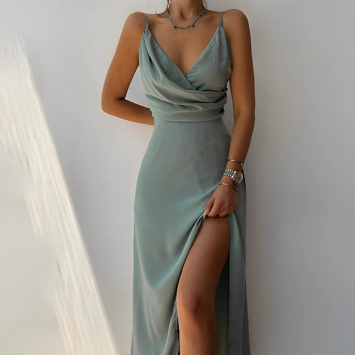 Damen Stilvolles Spaghetti-Träger Kleid Elara, elegant & figurbetont, ideal für Abend & Party.