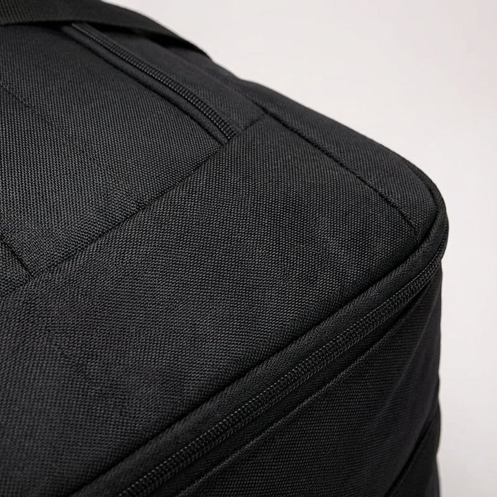 Robuste FoldRover Trolley-Reisetasche mit stabilen Rädern und ausziehbarem Griff für bequemen Transport auf Reisen.