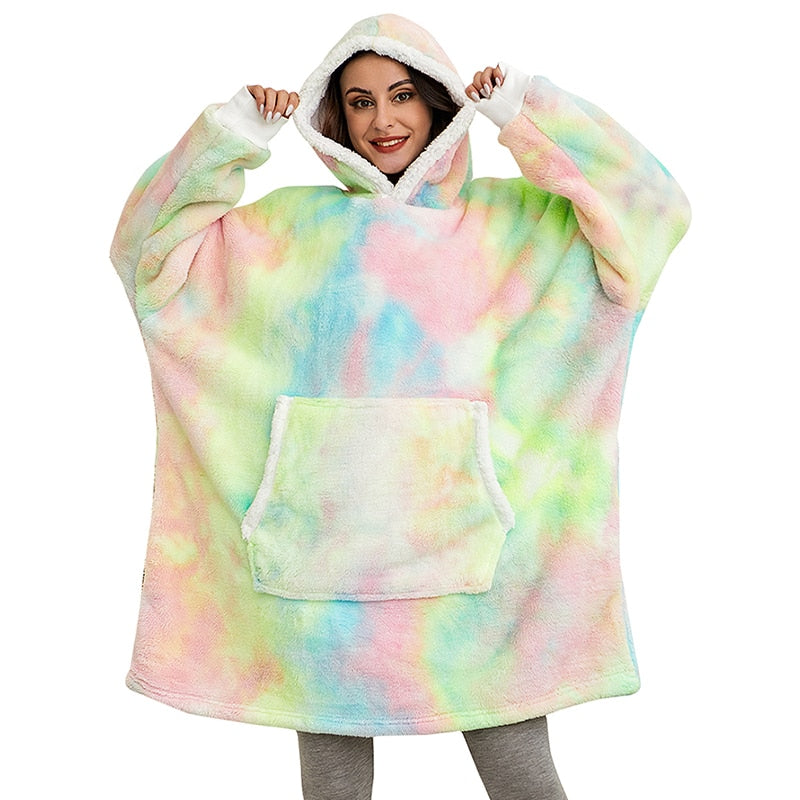 Oversize Unisex Decke mit Kapuze, weich und flauschig, ideal für kalte Tage.