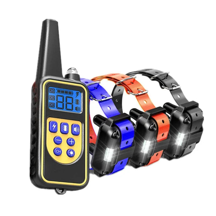 Modernes elektronisches Trainingshalsband mit Fernbedienung für sicheres und effektives Hundetraining.