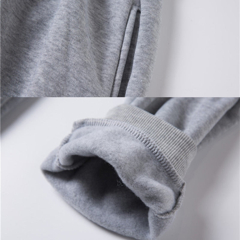 Stilvoller, minimalistischer Hoodie für Damen und Herren, bietet Wärme und modernen Casual-Chic.