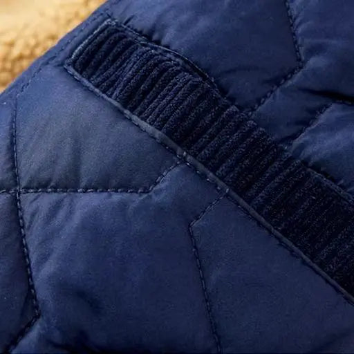 Trendige Herren Bomberjacke in verschiedenen Farben, ideal für modische Streetwear und Freizeit.