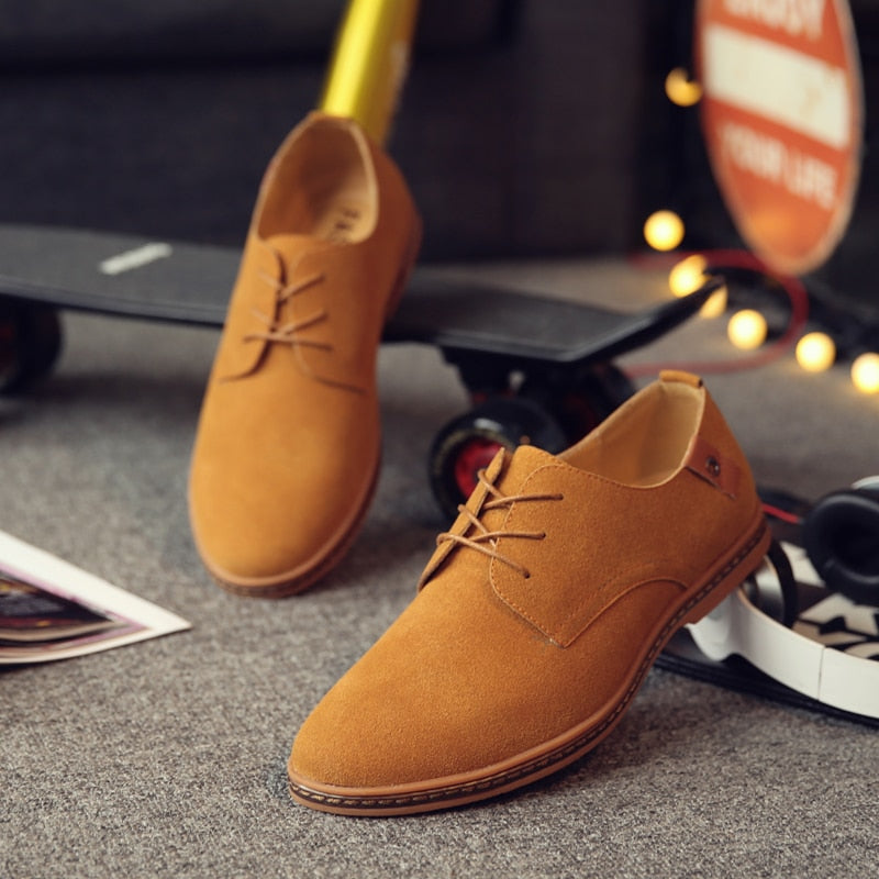 Klassische braune Oxford Schnürschuhe für Herren, vielseitig für Büro und Freizeit.