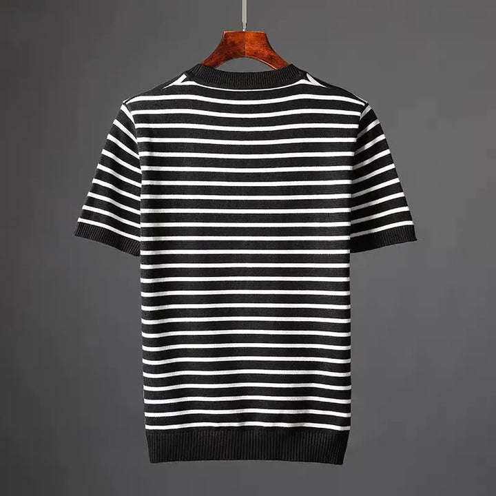 Stylisches Sommer Herren T-Shirt, Kurzarm, gestreift. Lockerer Schnitt für maximalen Tragekomfort.